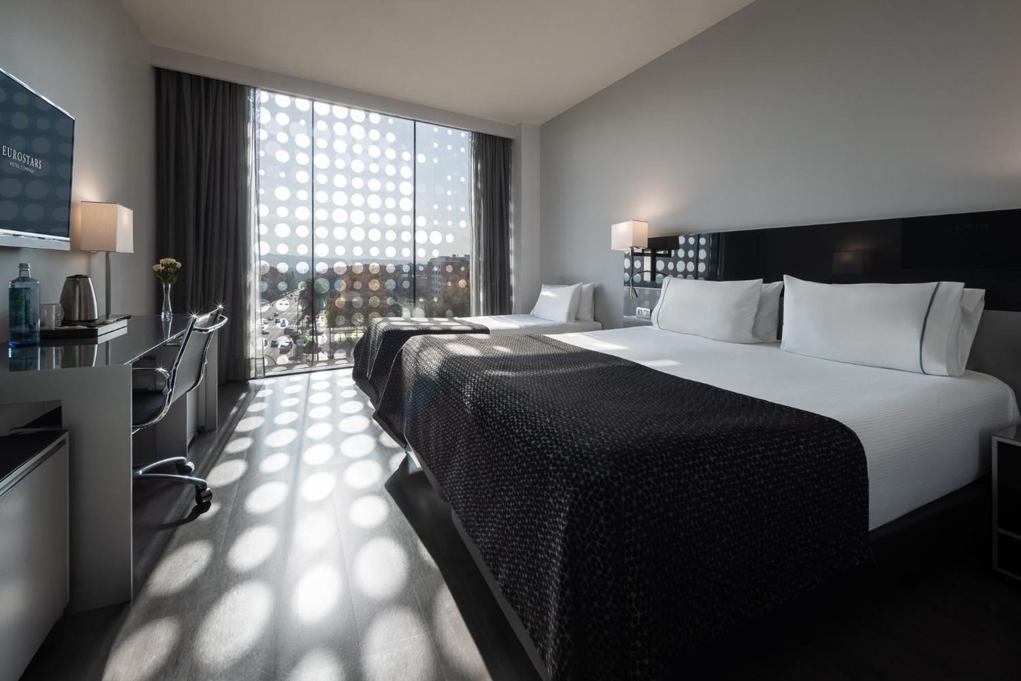Eurostars Palace Кордоба Екстериор снимка A room at the hotel
