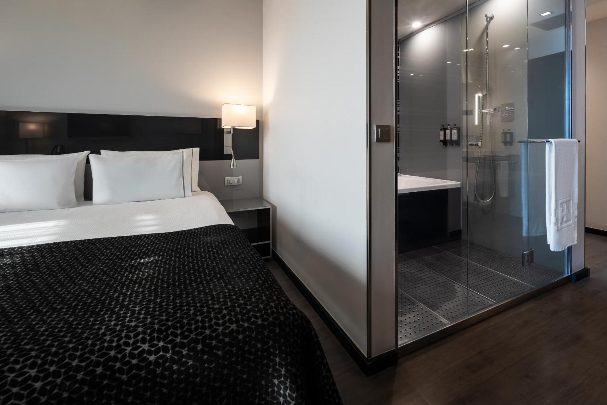 Eurostars Palace Кордоба Екстериор снимка A room at the hotel